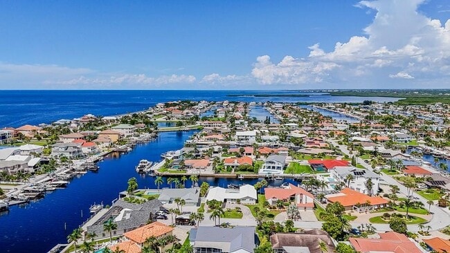 Building Photo - 5021 Porpoise Pl