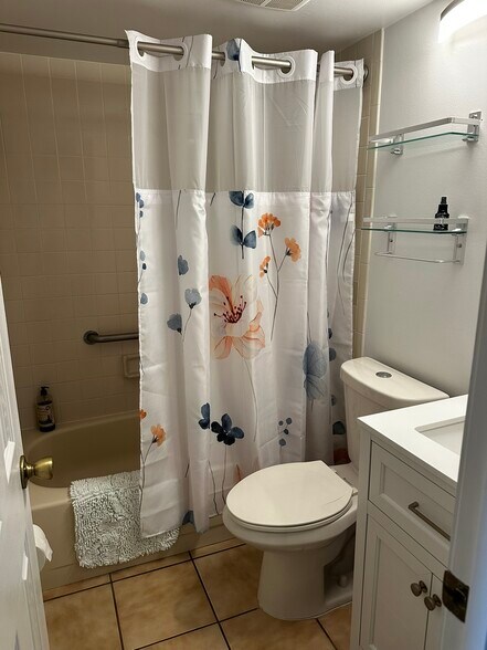 Building Photo - 200 S Banana River Blvd