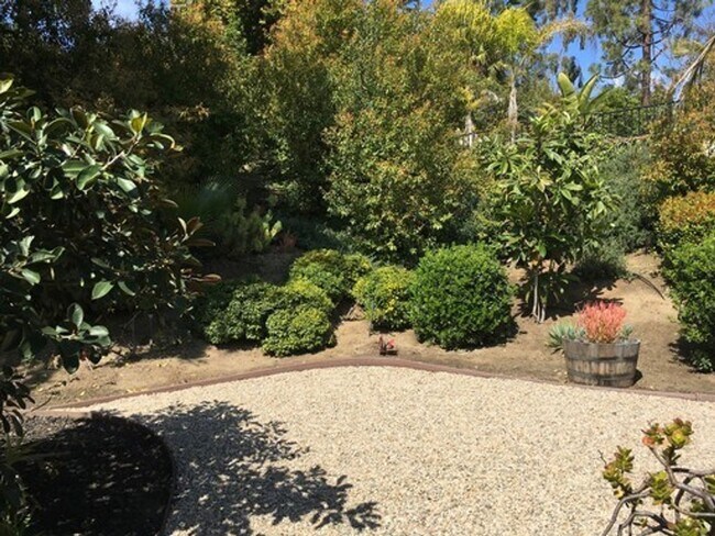 Building Photo - Beautifully Furnished Home For 8 Months in Shadowridge/Vista