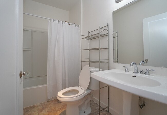 Building Photo - 2389 W Boise Ave