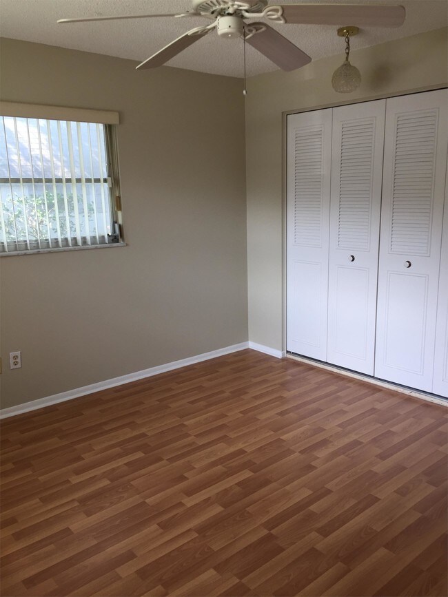 Building Photo - 1301 Cara Dr