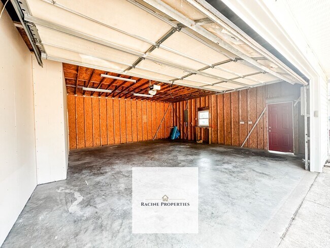 Building Photo - Spacious 4-bedroom Home in Woodruff