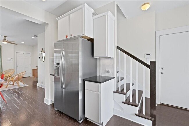 Building Photo - 7405 Wolverine St
