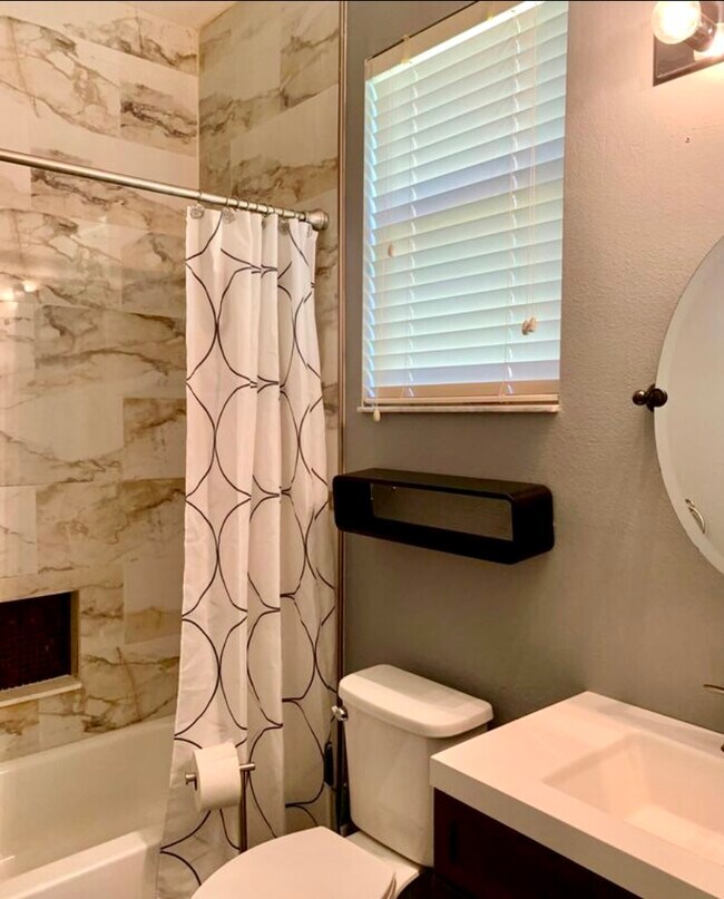 Bath 3 - 10102 Cove Lake Dr