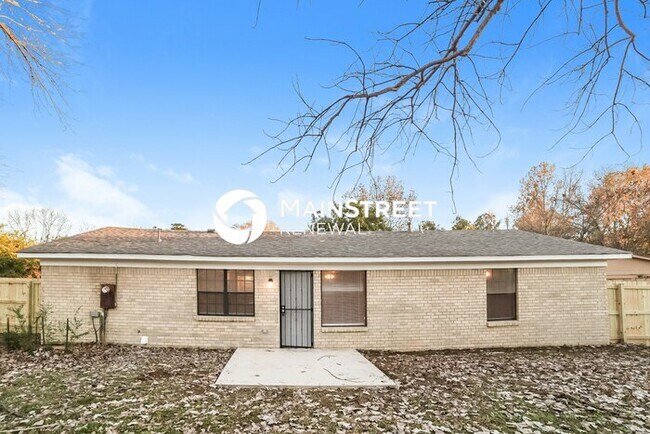 Building Photo - 3 Bedroom Pet-Friendly Home in Horn Lake, MS with Main Street Renewal
