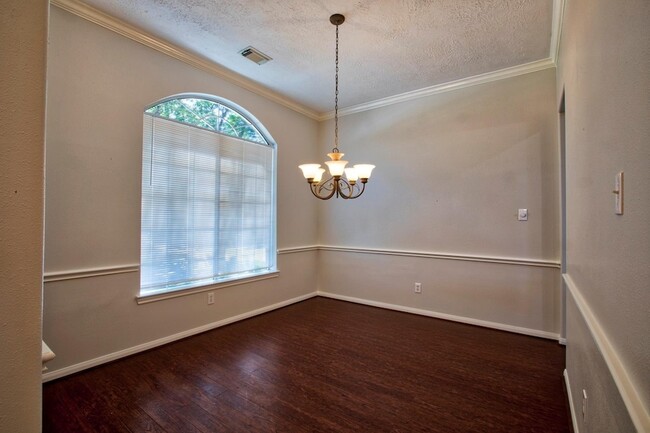 Building Photo - 6715 Village Bridge Dr