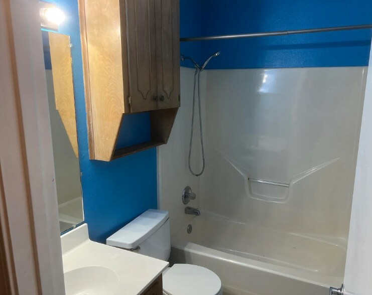 Building Photo - 8 Bridgestone Dr