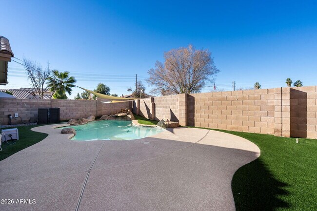 Building Photo - 1638 E Barbarita Ave