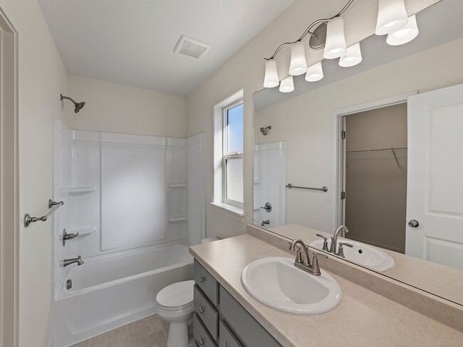 Building Photo - Excellent Home in Great Johnstown Area Available For Quick Move-In!