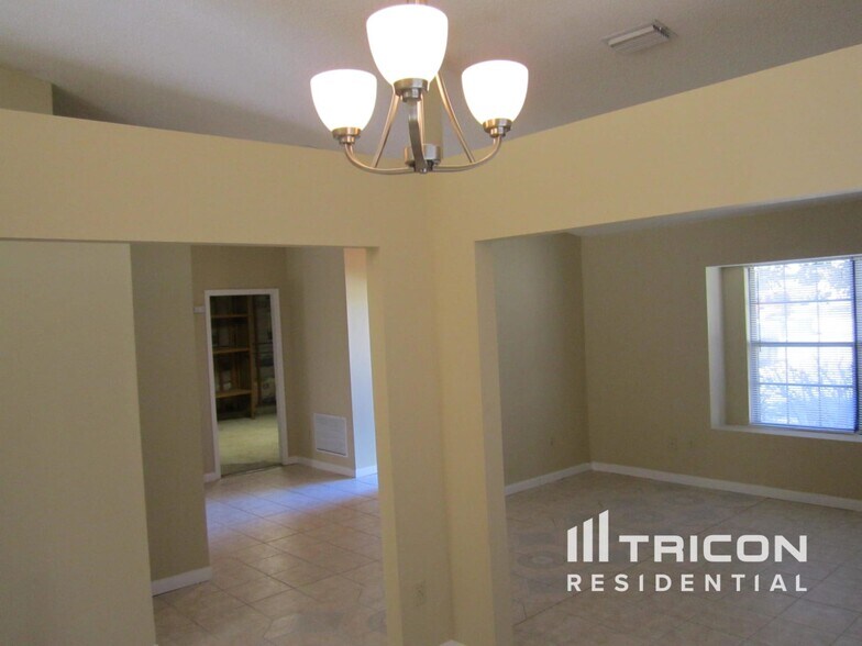 Building Photo - 3411 Grenoble Dr