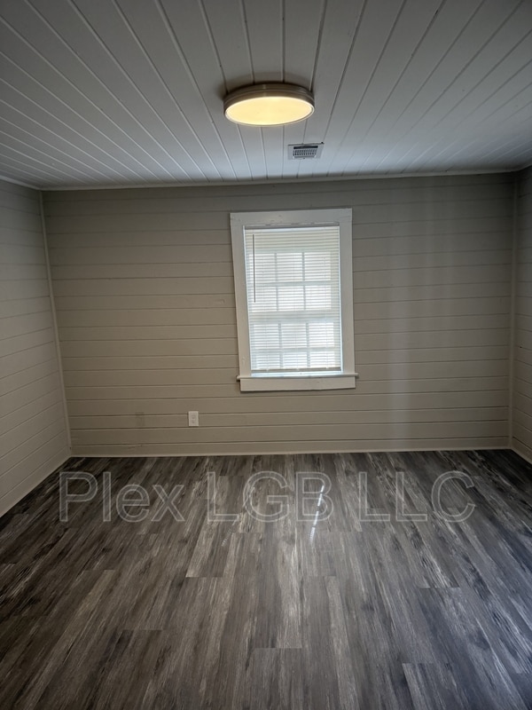 Building Photo - 5 Hadaway Ct