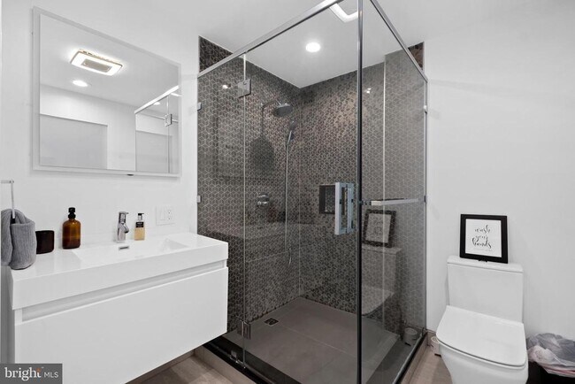 Building Photo - 1226 Gerritt St