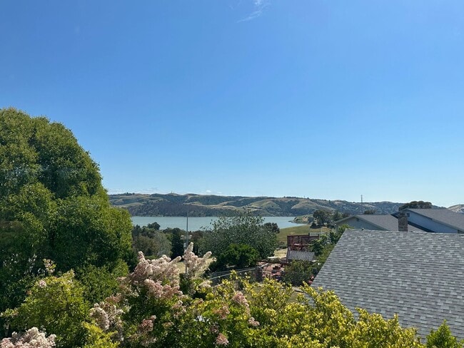 Building Photo - Benicia House in a Desired Location