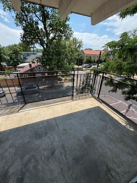 Building Photo - 701 E Bayaud Ave