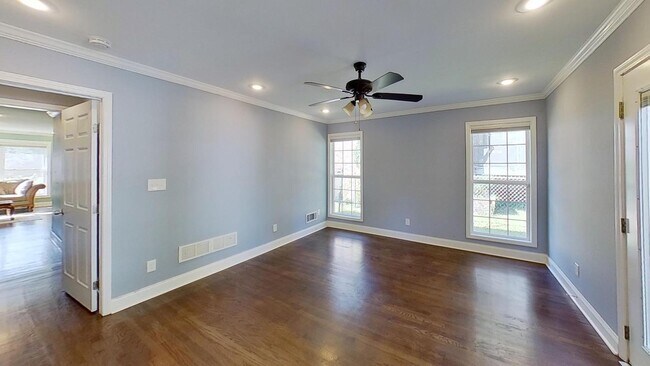 Building Photo - 3525 Creighton Rd SW