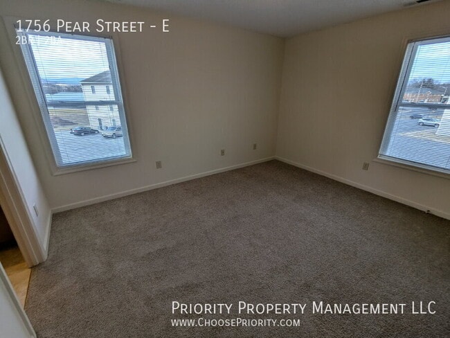 Building Photo - 1756 Pear St