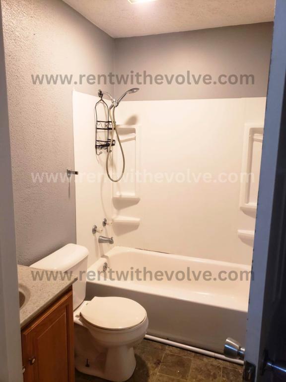 Building Photo - 506 Layne Dr