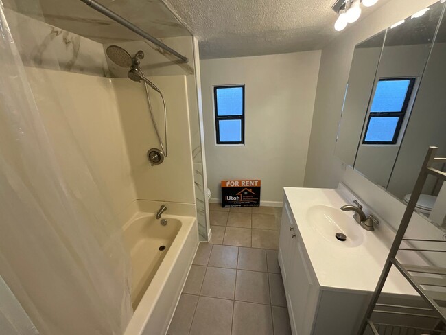 Building Photo - 295 E