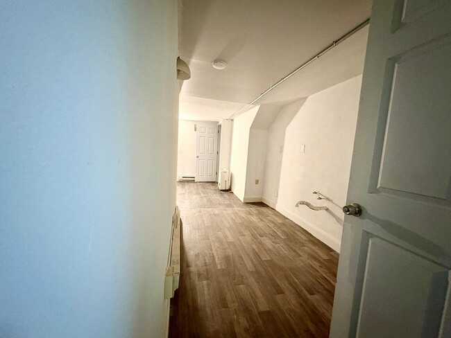 Building Photo - 28 N Broad St