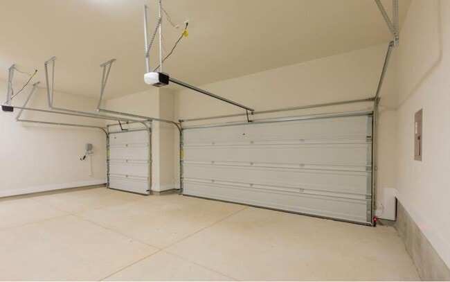 Building Photo - 3804 Sandhill Crane Dr