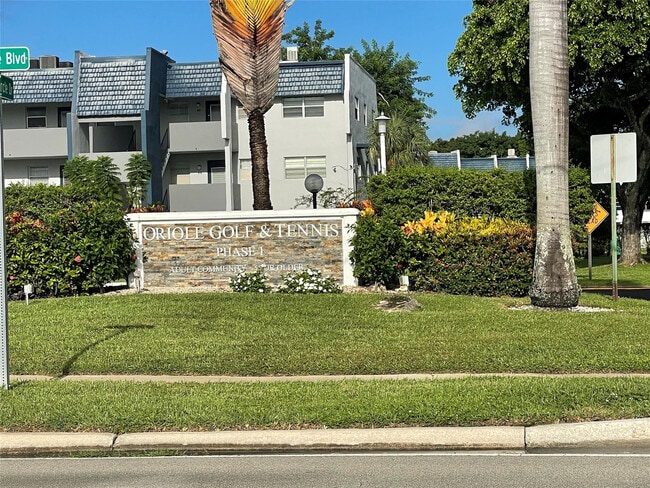 Building Photo - 7837 Golf Cir Dr