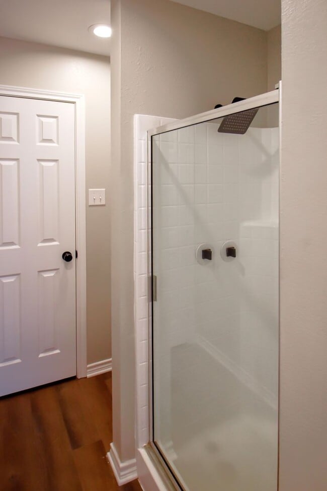 Building Photo - Tour Today! Stunning 3 Bedroom Remodel on 2 Acres!