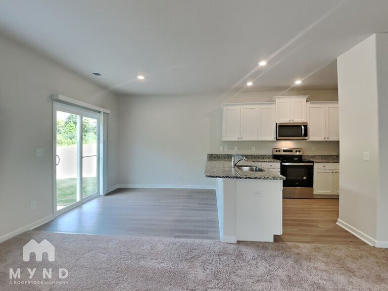 Building Photo - 95 Taverners Ln