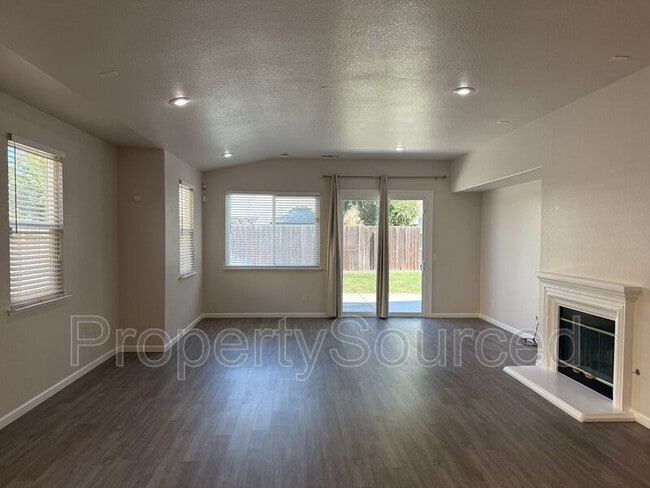 Building Photo - 617 Dody Dr