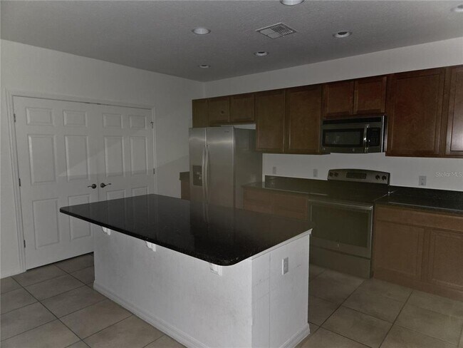 Building Photo - 2270 Sheboygan Pl