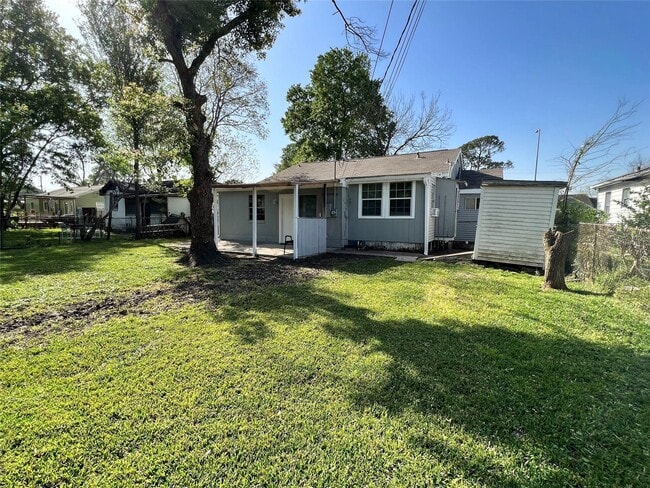 Building Photo - 7607 Hemlock St