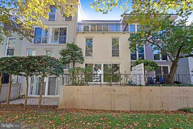 Building Photo - 42 G St SW