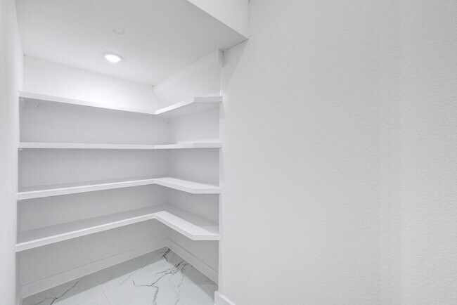 Building Photo - 90 Burress St