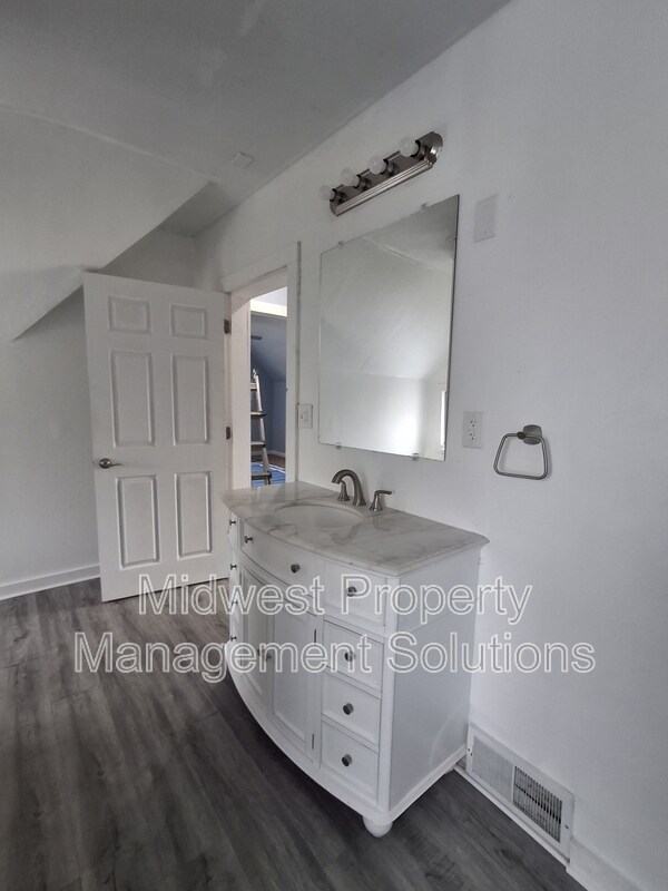 Building Photo - 833 Indiana Ave