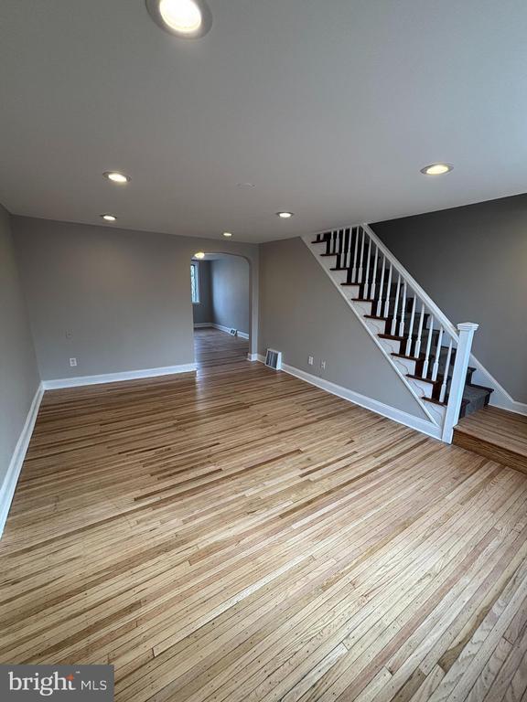 Building Photo - 409 Cherry St