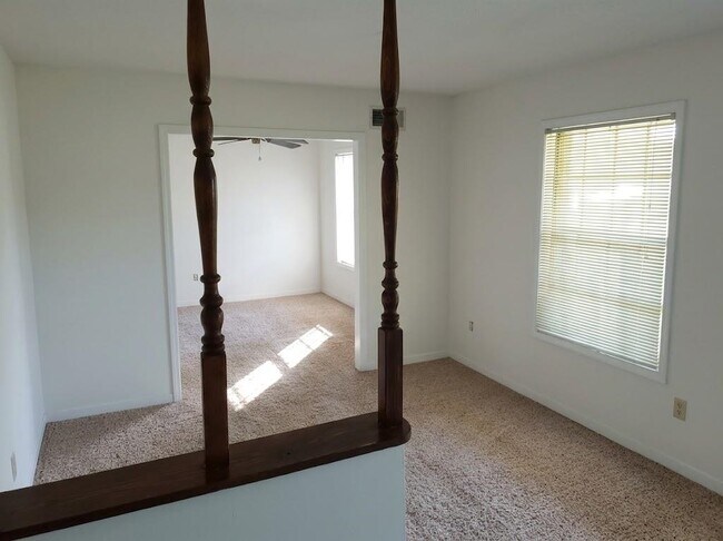 Building Photo - 6248 Brightwood Dr