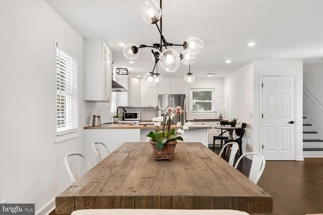 Building Photo - 6670 Cedar Cove Rd