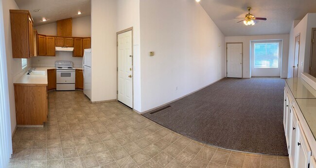 Building Photo - 1009