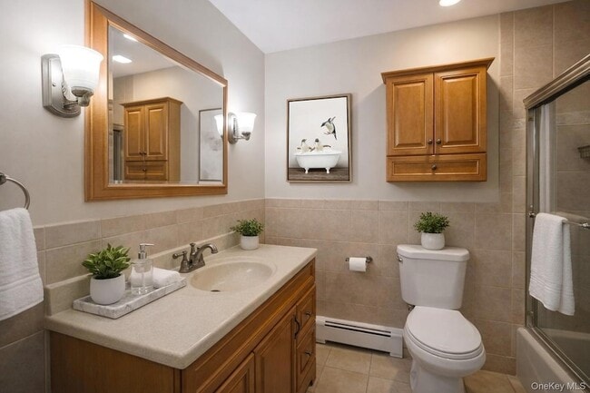 Building Photo - 18 Strathmore Village Dr