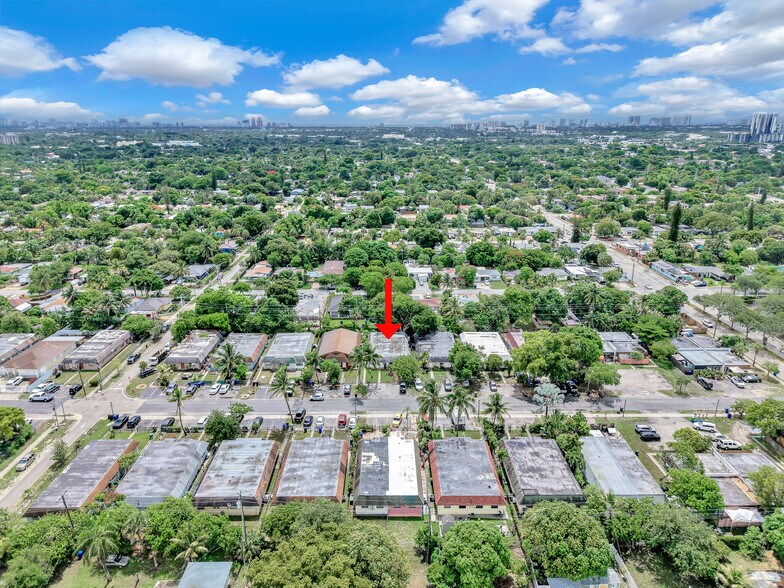 Building Photo - 1326 NW 8th Ave