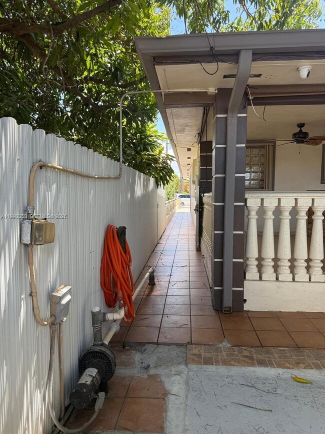 Building Photo - 281 W 17th St