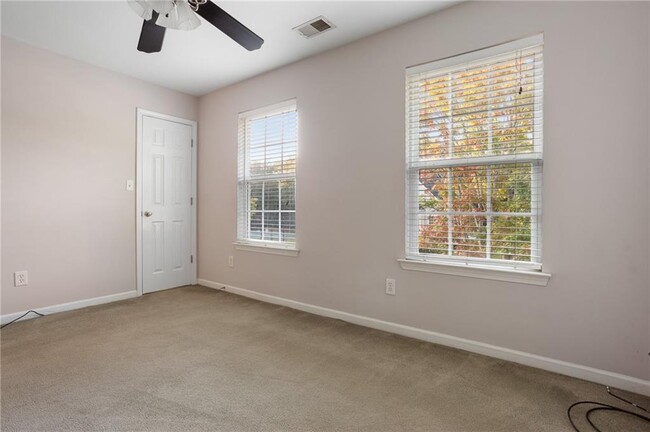 Building Photo - 4677 Liberty Square Dr