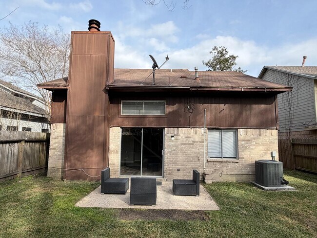 Building Photo - 16619 Capewood Dr