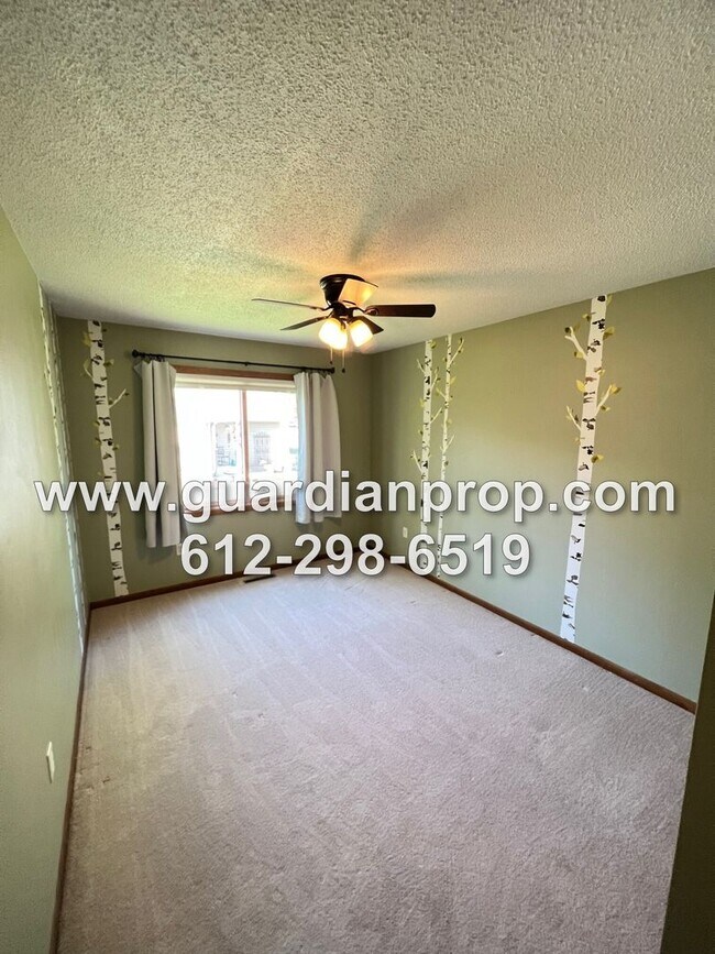 Building Photo - 2820 Blue Ridge Dr