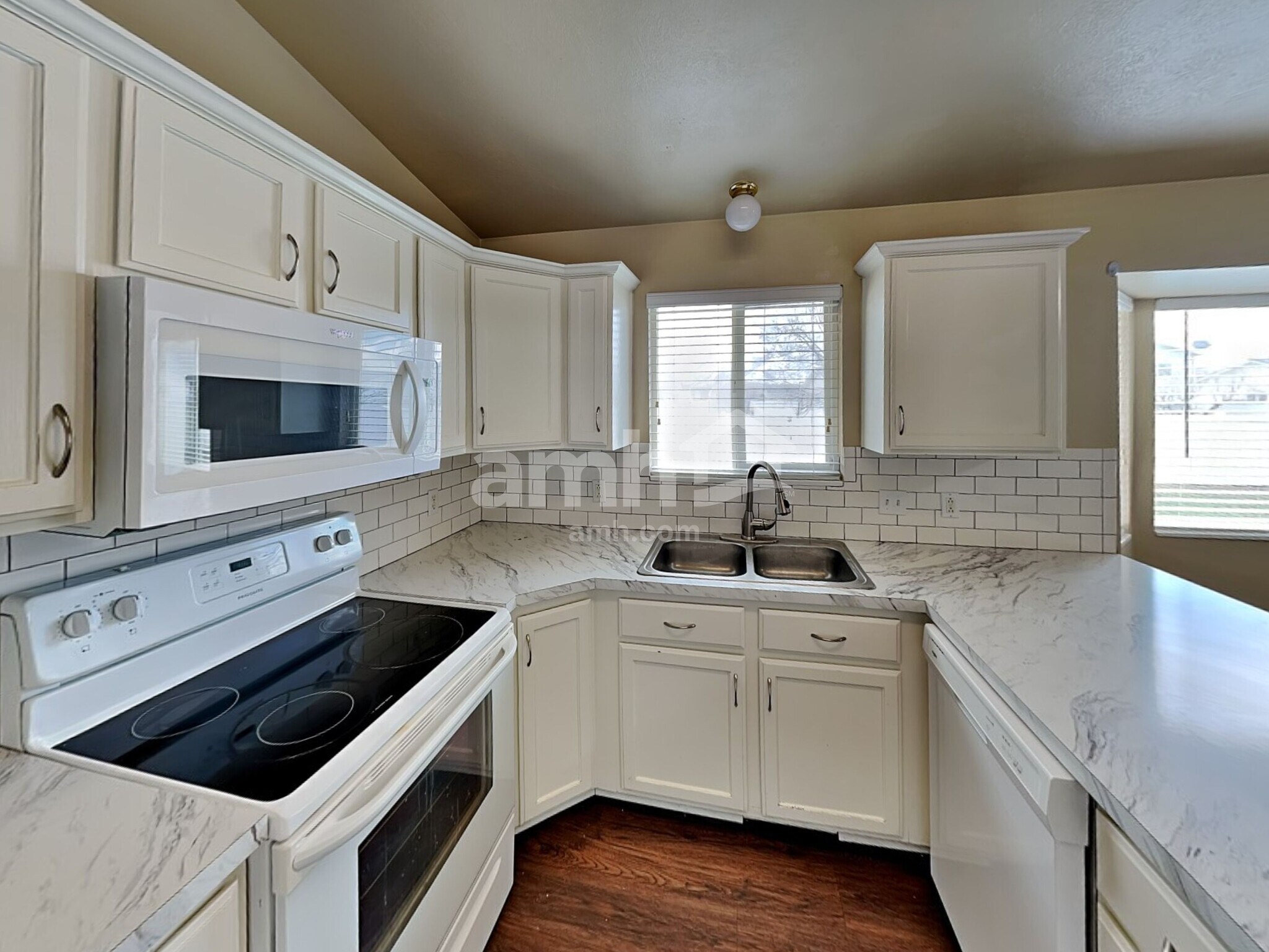 Building Photo - 1343 S 2700 E