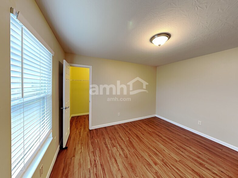 Building Photo - 1231 Candora St