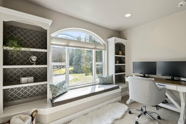 Building Photo - 37909 Theo Ln