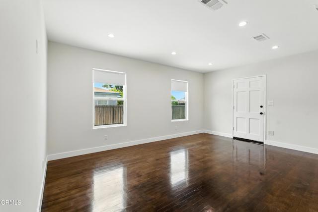 Building Photo - 6706 Riverton Ave