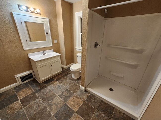 Building Photo - 4 Bedroom, 2 Bathroom home with large yard...