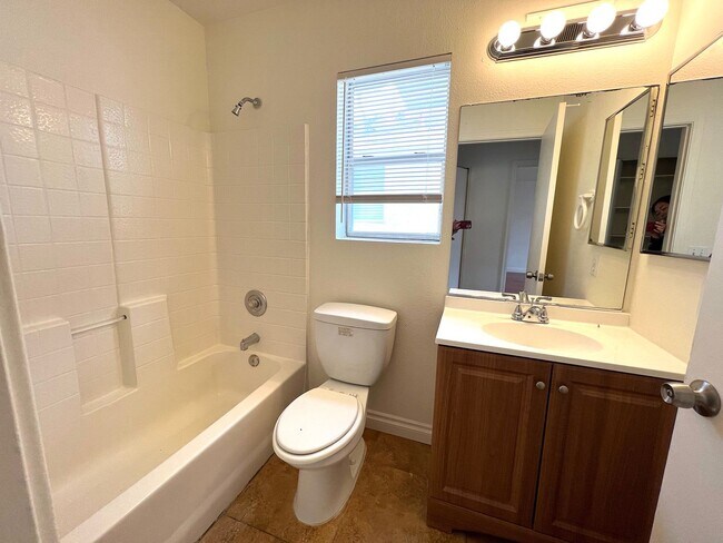 Building Photo - 4548 Aviation St