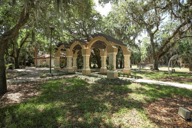 Building Photo - 8501 Park Shore Ln